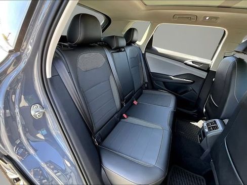 Certified 2023 Volkswagen Taos SE w/ Panoramic Sunroof Package FWD image 27