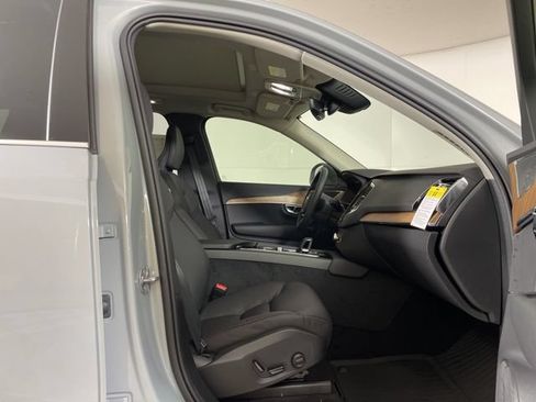 Certified 2025 Volvo XC90 T8 Plus w/ Protection Package Premier AWD/4WD image 20