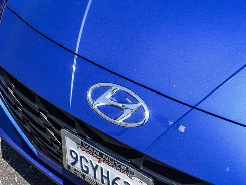 Used 2023 Hyundai Elantra SEL FWD image 14