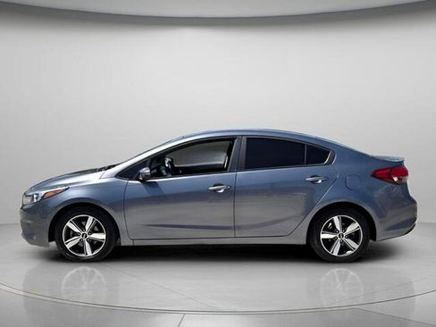 Used 2018 Kia Forte S FWD image 3