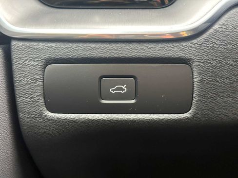 Used 2025 Volvo XC60 B5 Core w/ Protection Package Premier image 27