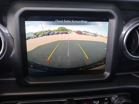 Used 2022 Jeep Wrangler Unlimited Rubicon AWD/4WD image 22