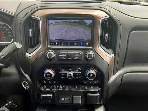 Used 2020 Chevrolet Silverado 2500 High Country w/ Technology Package AWD/4WD image 17