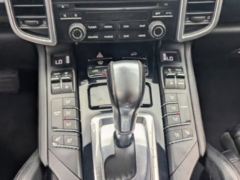 Used 2018 Porsche Cayenne AWD/4WD image 35