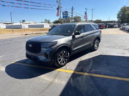 Used 2025 Ford Explorer ST-Line AWD/4WD image 9