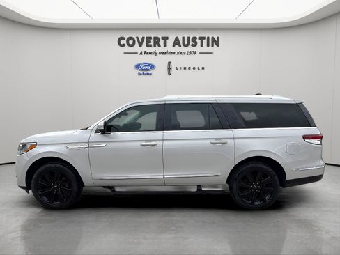 Used 2023 Lincoln Navigator L Reserve AWD/4WD image 3