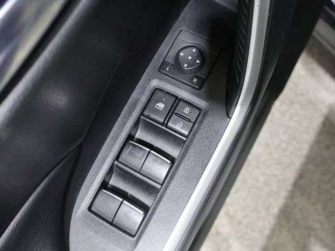 Used 2022 Toyota RAV4 XLE w/ Convenience Package AWD/4WD image 15
