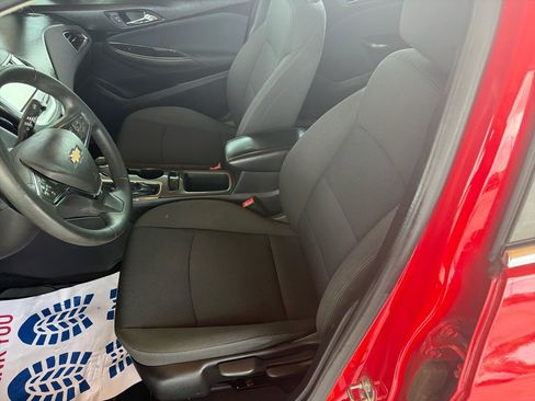 Used 2017 Chevrolet Cruze LT FWD image 9