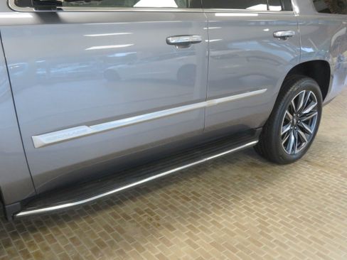 Used 2018 Cadillac Escalade Luxury AWD/4WD image 91