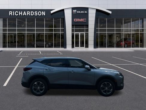 Used 2025 Chevrolet Blazer LT AWD/4WD image 6
