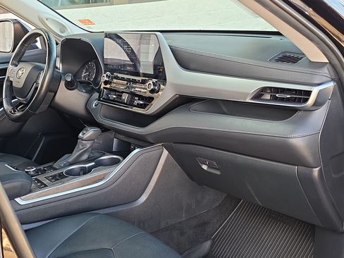 Used 2020 Toyota Highlander Platinum AWD/4WD image 29