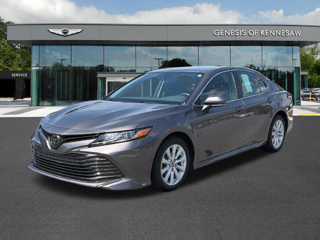 Used 2019 Toyota Camry LE w/ Convenience Package FWD image 3