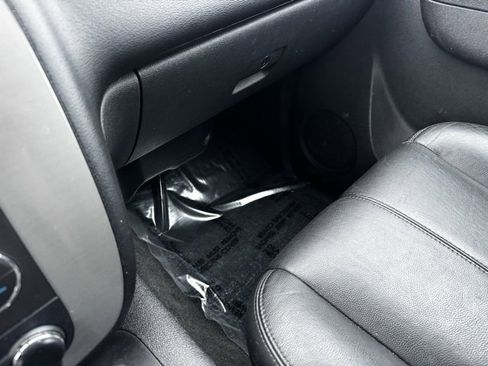 Used 2013 GMC Yukon XL SLT image 17