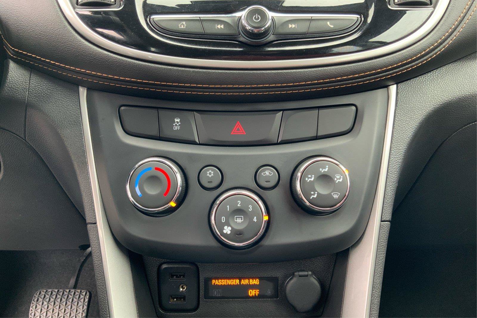 Used 2018 Chevrolet Trax LS AWD/4WD image 32