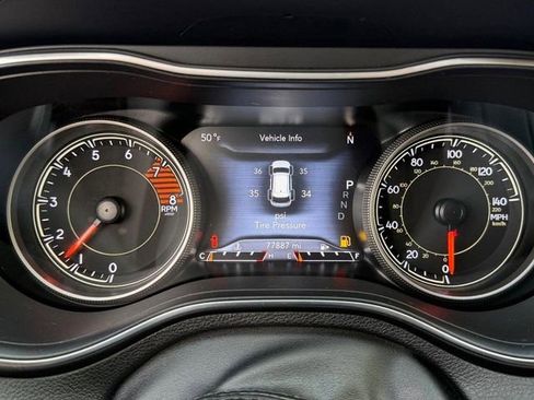 Used 2019 Jeep Cherokee Trailhawk w/ Cold Weather Group image 29