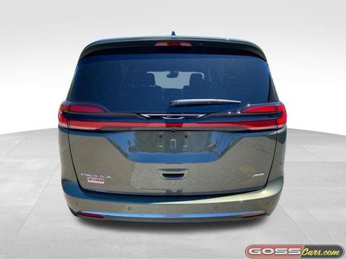 New 2027 Chrysler Pacifica Select AWD/4WD image 4