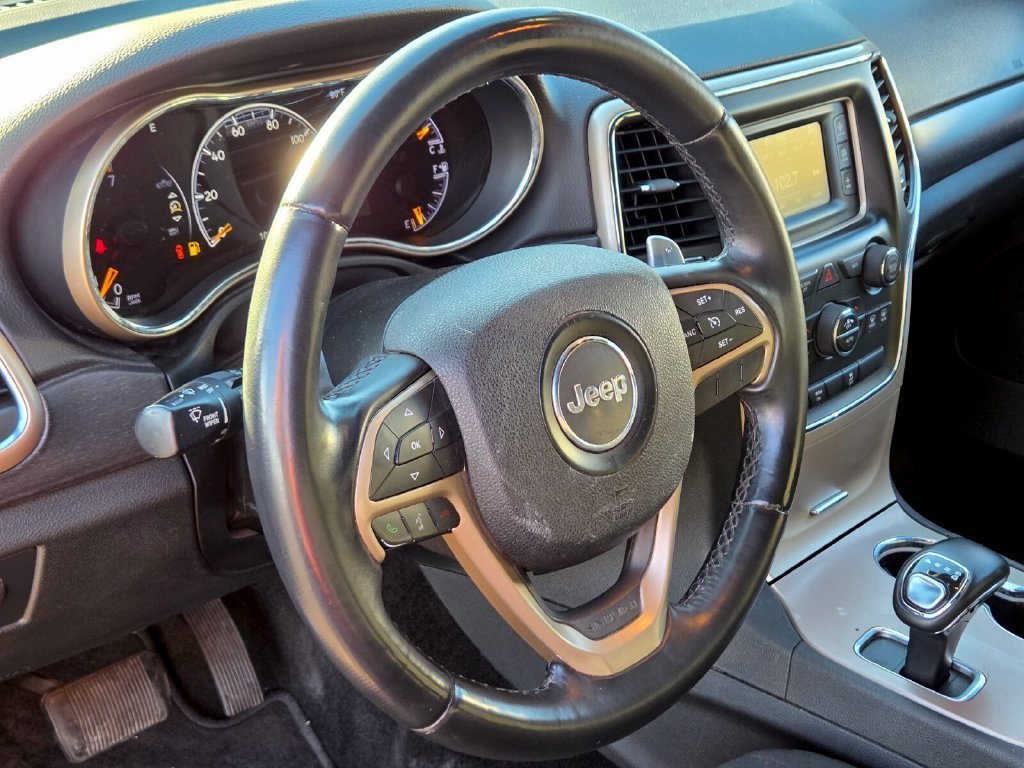 Used 2015 Jeep Grand Cherokee Laredo AWD/4WD image 24