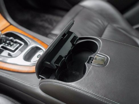 Used 2006 Jaguar XJ Vanden Plas Super V8 Portfolio RWD image 34