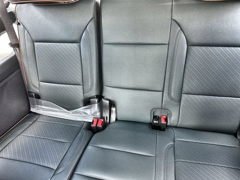 New 2026 GMC Yukon AT4 w/ AT4 Premium Plus Package AWD/4WD image 18