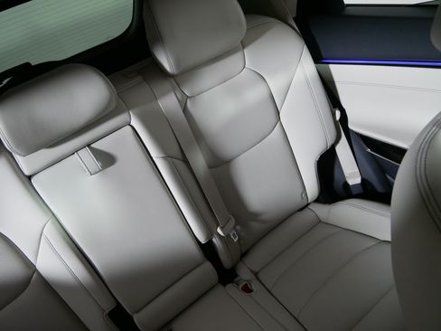 Certified 2026 Genesis GV70 2.5T AWD/4WD image 14