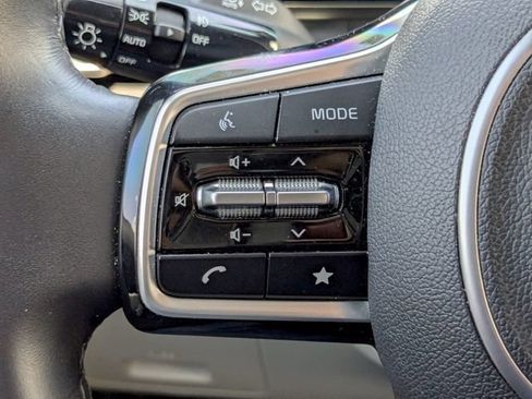 Certified 2024 Kia Carnival SX FWD image 38