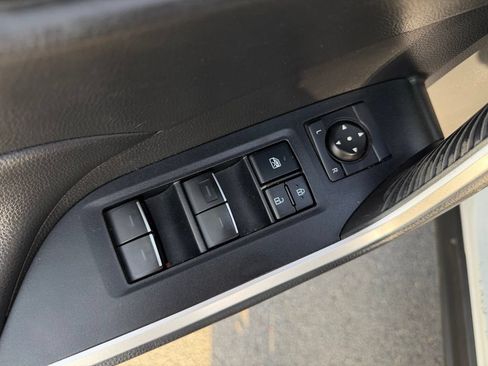 Used 2022 Toyota RAV4 XLE FWD image 16