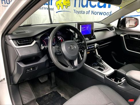 Certified 2024 Toyota RAV4 XLE AWD/4WD image 8