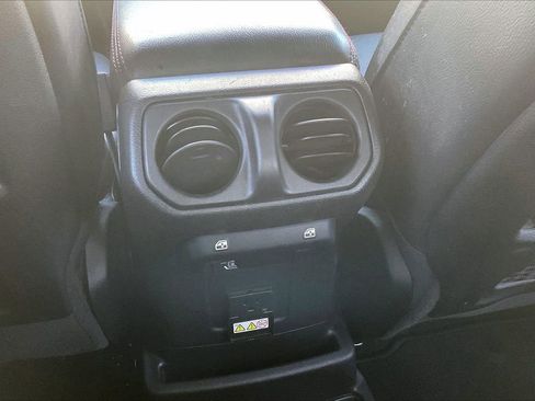 Certified 2022 Jeep Wrangler Unlimited Rubicon w/ LED Lighting Group image 17