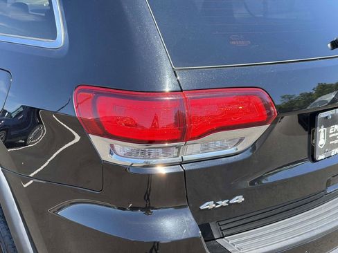Certified 2020 Jeep Grand Cherokee Laredo AWD/4WD image 14