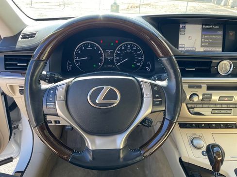 Used 2014 Lexus ES 350 w/ Luxury Package FWD image 41