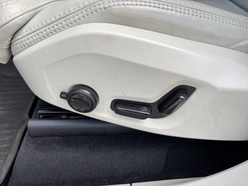 Used 2023 Volvo XC90 B6 Ultimate w/ Protection Package image 11