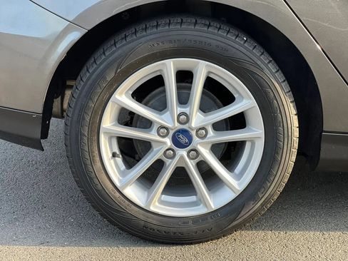 Used 2018 Ford Focus SE FWD image 42