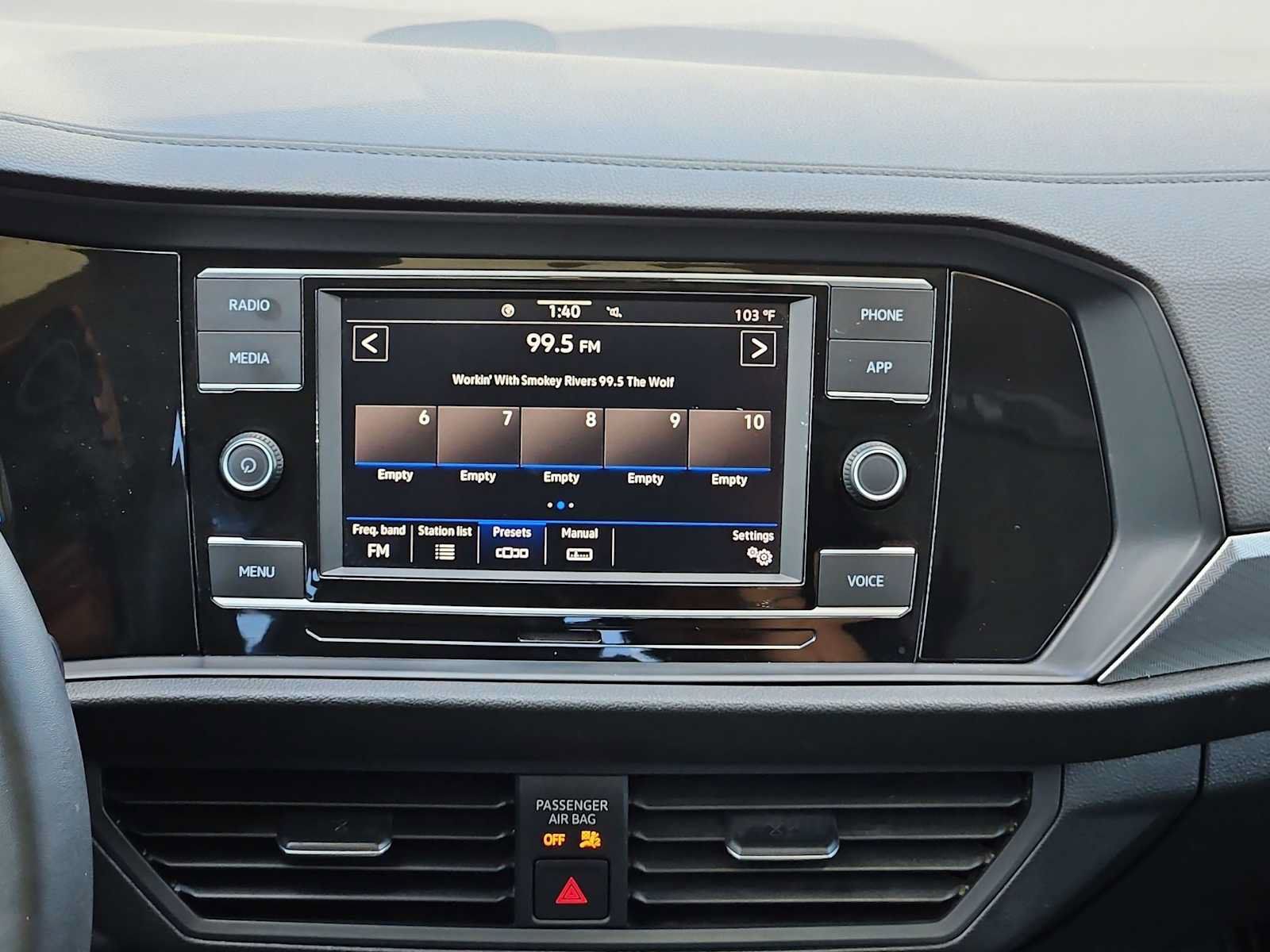 Used 2020 Volkswagen Jetta SE w/ SE Cold Weather Package FWD image 26