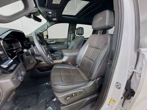 Used 2023 Chevrolet Silverado 1500 High Country w/ High Country Premium Package image 22