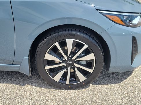 Used 2024 Nissan Sentra SV w/ SV Premium Package FWD image 7