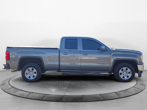 Used 2017 GMC Sierra 1500 SLE w/ SLE Value Package image 6