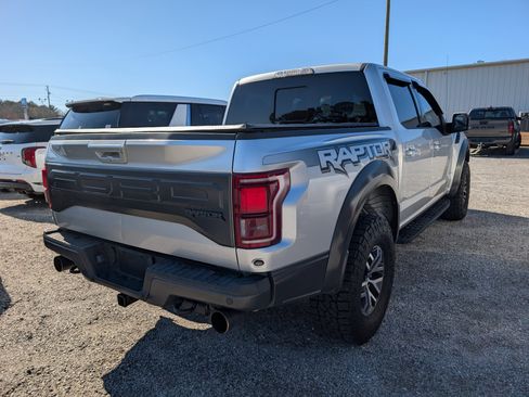 Used 2017 Ford F150 Raptor w/ Equipment Group 802A Luxury image 3