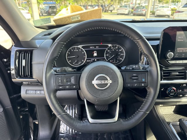 Used 2022 Nissan Pathfinder SV FWD image 14