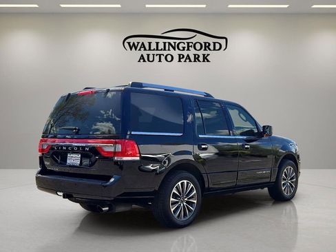 Used 2017 Lincoln Navigator Select AWD/4WD image 4