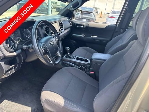 Used 2018 Toyota Tacoma TRD Sport RWD image 13