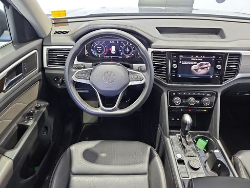 Certified 2023 Volkswagen Atlas SE w/ Panoramic Sunroof Package AWD/4WD image 14