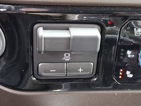 Certified 2023 GMC Sierra 1500 SLT w/ SLT Premium Package image 27