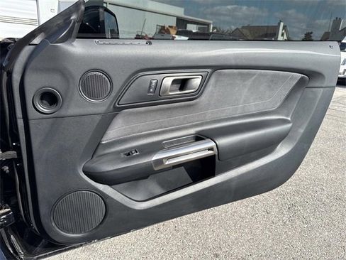 Used 2019 Ford Mustang Shelby GT350 w/ Technology Package image 15