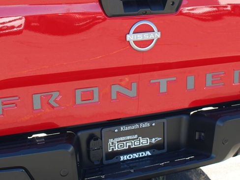 Used 2024 Nissan Frontier S w/ Technology Package AWD/4WD image 10