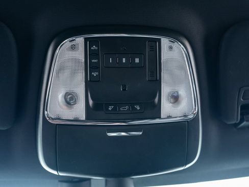 Used 2021 Jeep Grand Cherokee Limited w/ Trailer Tow Group IV AWD/4WD image 25