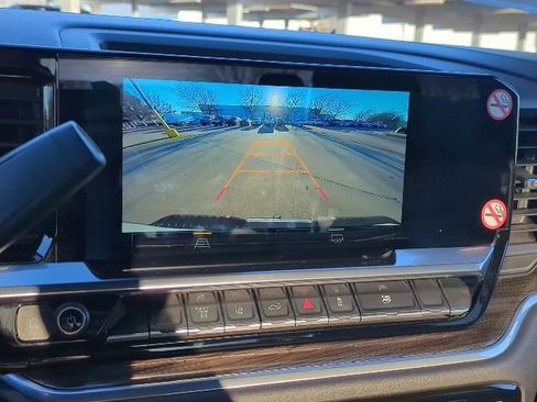 Used 2025 Chevrolet Silverado 2500 LT w/ Convenience Package image 8