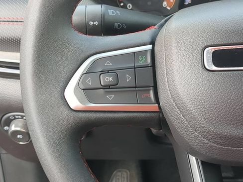 Used 2025 Jeep Compass Trailhawk AWD/4WD image 22