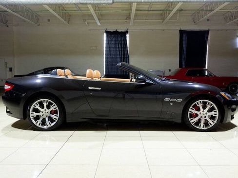 Used 2015 Maserati GranTurismo Convertible RWD image 30