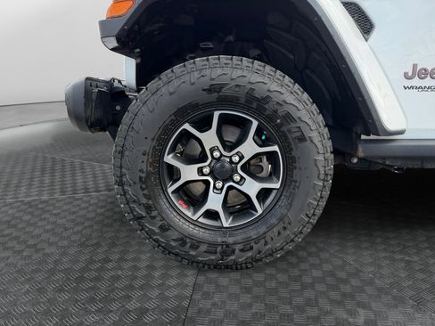 Used 2018 Jeep Wrangler Unlimited Rubicon w/ Safety Group AWD/4WD image 16
