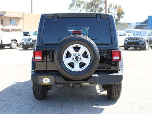 Used 2022 Jeep Wrangler Unlimited Sport AWD/4WD image 4